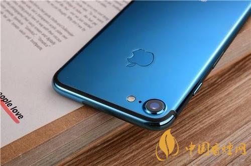 iphone12藍(lán)色好看嗎？ iphone12藍(lán)色和白色哪個(gè)好看？