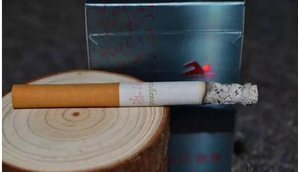 黃鶴樓游泳回歸，爺爺輩最喜愛(ài)的香煙品牌